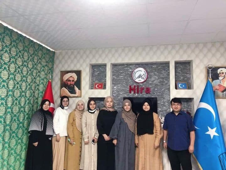ھىرا مەكتىپى" زىيارىتى"