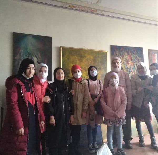 رەسسام ئورخان دايال ئۇستازنى زىيارەت